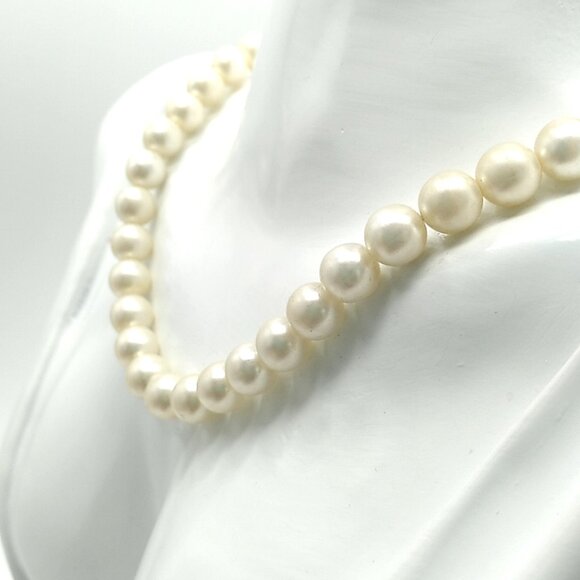 Faux Pearl Single Strand Necklace - Picture 3 of 14